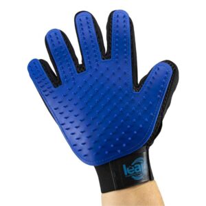 Pet Hair Remover Glove: Gentle Massage and Effective Brushing for Dogs & Cats of all Fur Lengths!
